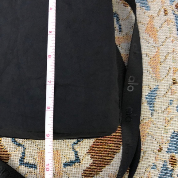 ALO Yoga Black Crossbody Bag Sleek Durable Design - Picture 4 of 7